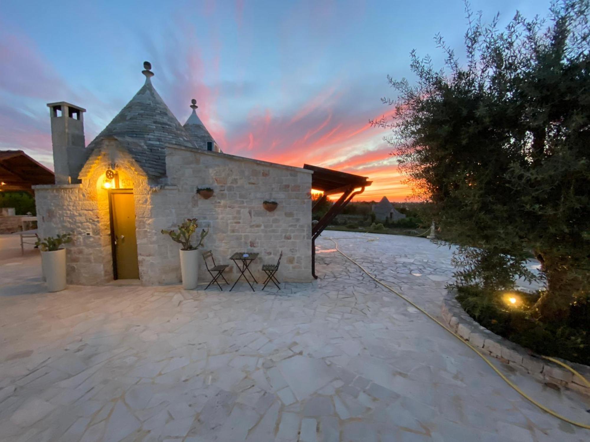 Villa Palmirotta Trulli Relais Castellana Grotte Buitenkant foto